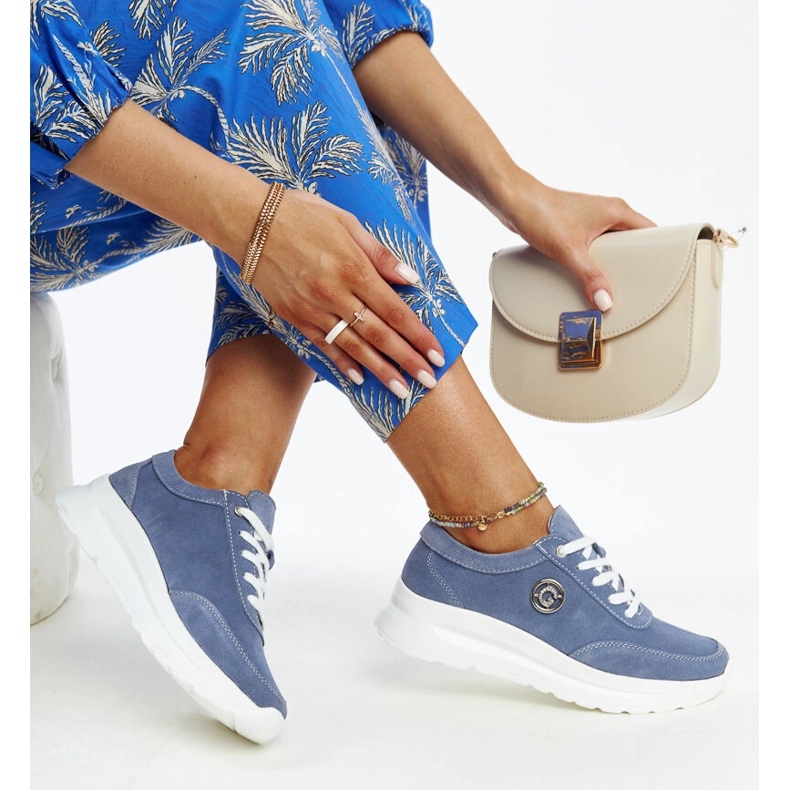 Scarpe in pelle blu con fibbia decorativa 1