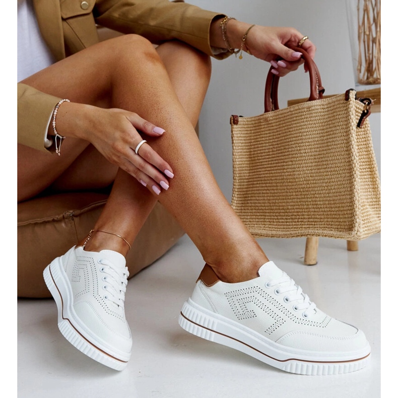 Scarpe sportive in pelle beige 1