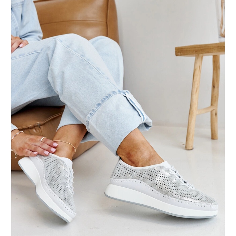 Sneakers in pelle argento sulla piattaforma Amana d'argento 1