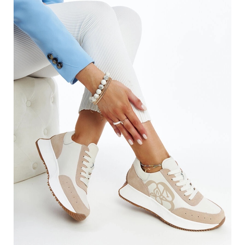 Scarpe sportive da donna in pelle beige 1