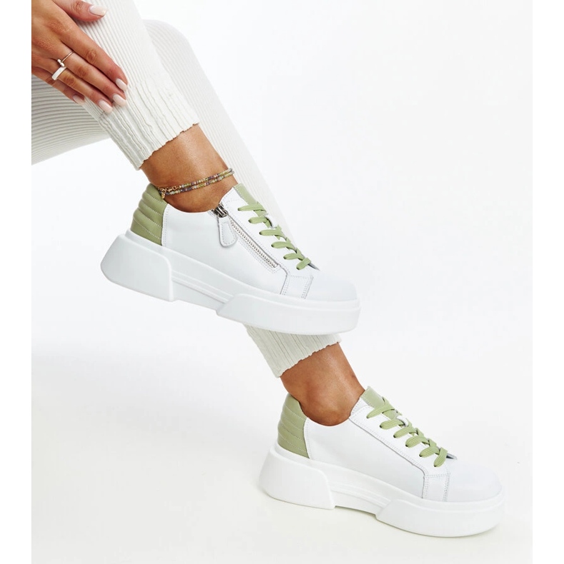 Sneaker Atyaf in pelle bianca e verde bianco 1
