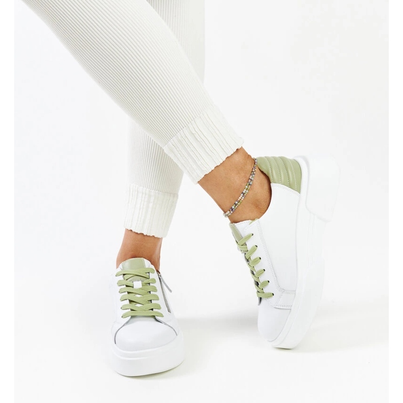 Sneaker Atyaf in pelle bianca e verde 2