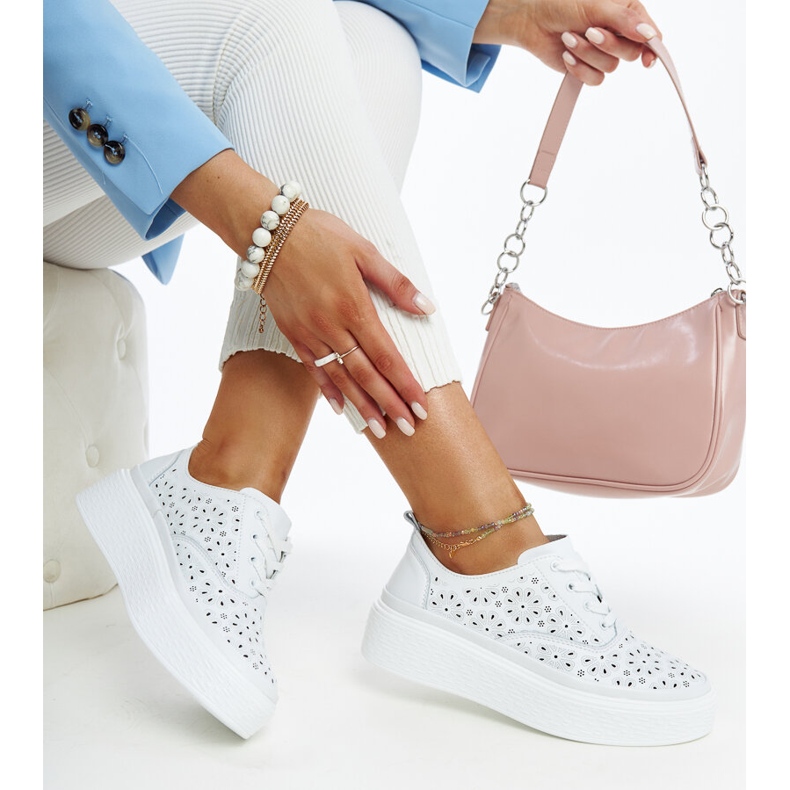 Scarpe in pelle blu con fibbia decorativa bianco 1