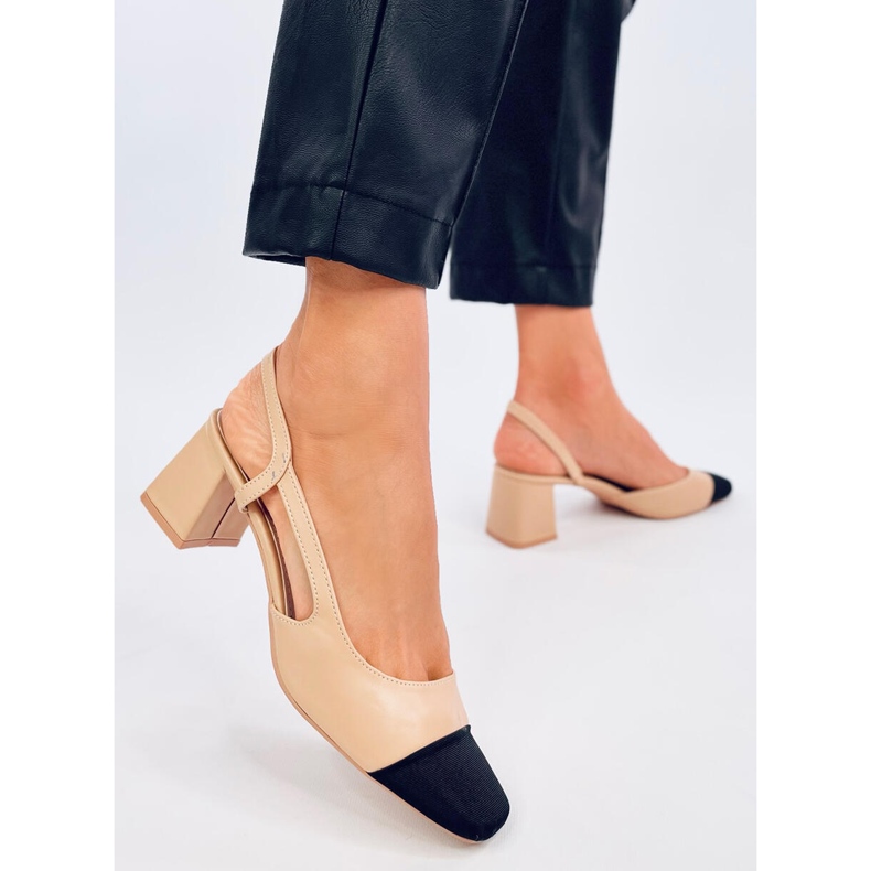 Chanelkikikiki Sandali beige con tacco alto 2