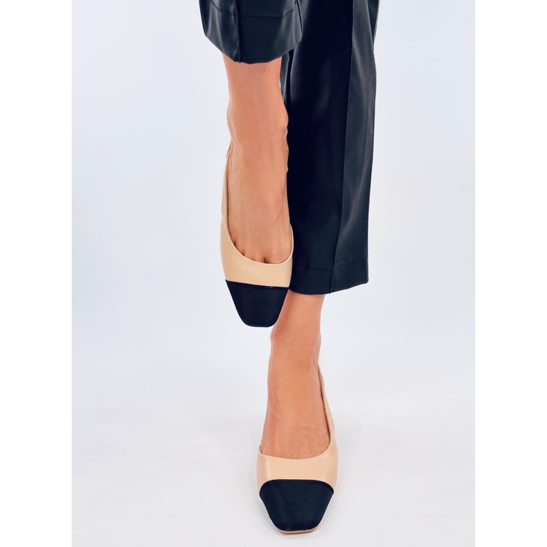 Chanelkikikiki Sandali beige con tacco alto 1