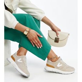 Sneakers beige con suola Olonio più spessa 1