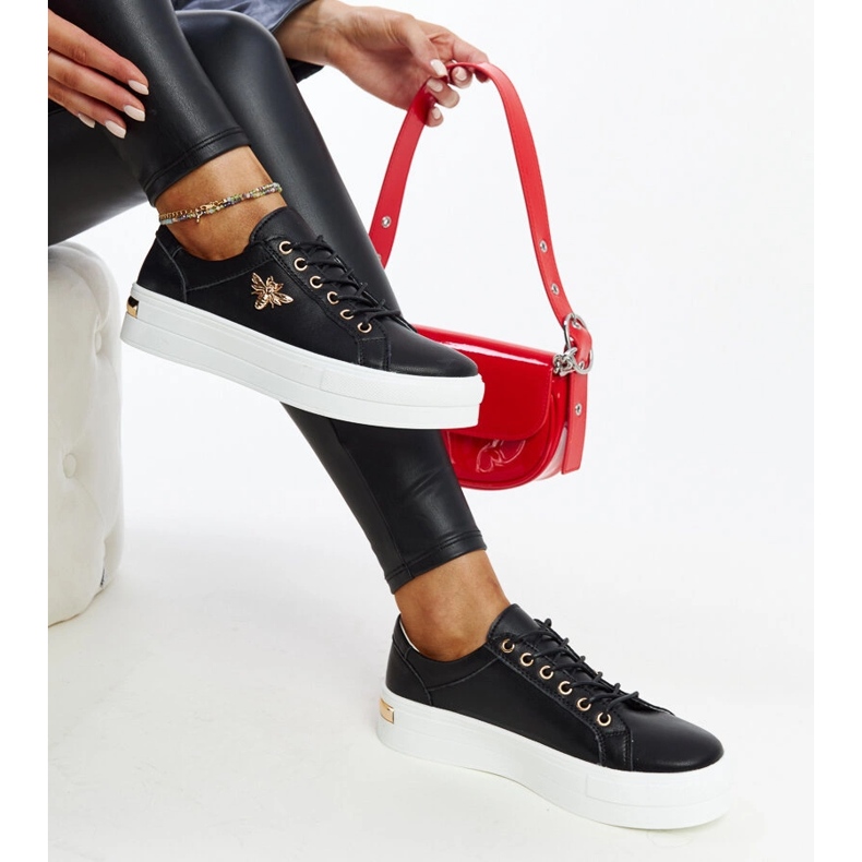 Scarpe in pelle nera con fibbia decorativa nero 1