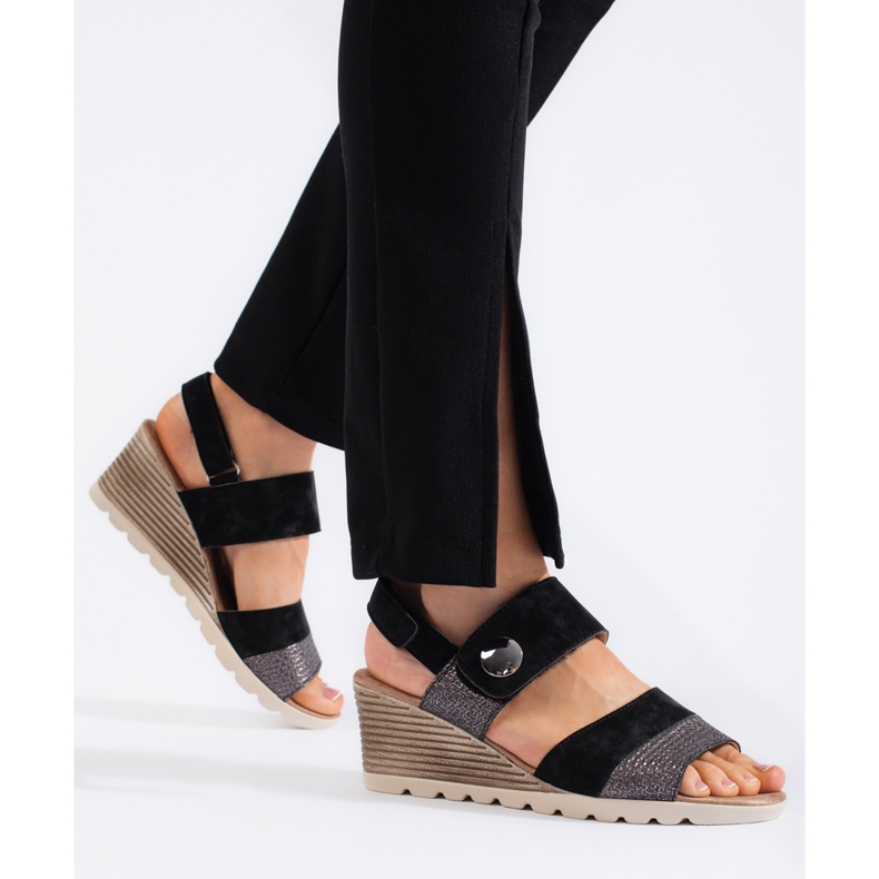 Sandali con zeppa da donna con velcro nero 1