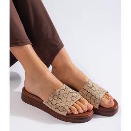 Ciabatte beige con plateau da donna 2