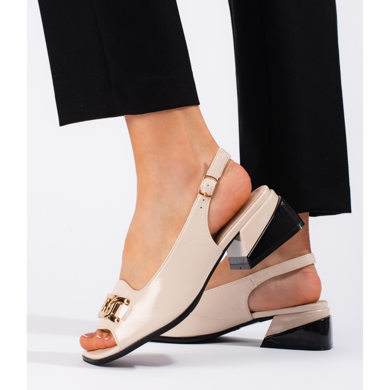 Goodin Sandali bassi in vernice beige 2