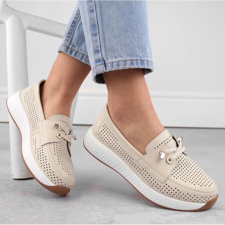 Scarpe da donna in pelle, mocassini slip-on traforati, beige Artiker 54C1753 1