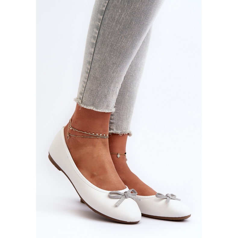Ballerine in ecopelle con fiocco, sandalo bianco 2