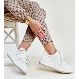 Scarpe da ginnastica in pelle bianca 1