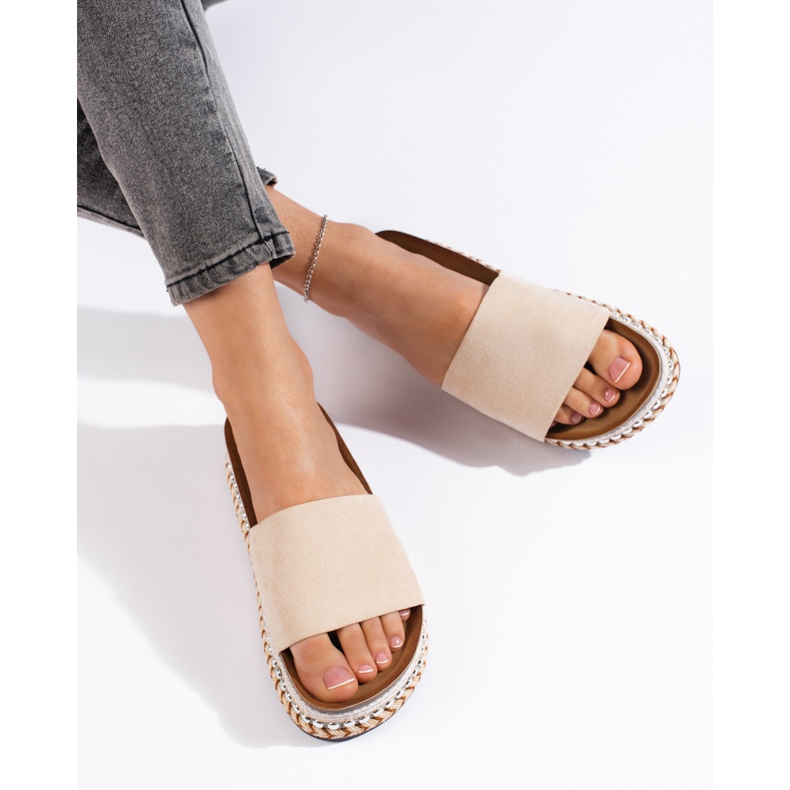 Ciabatte con plateau in camoscio beige 2