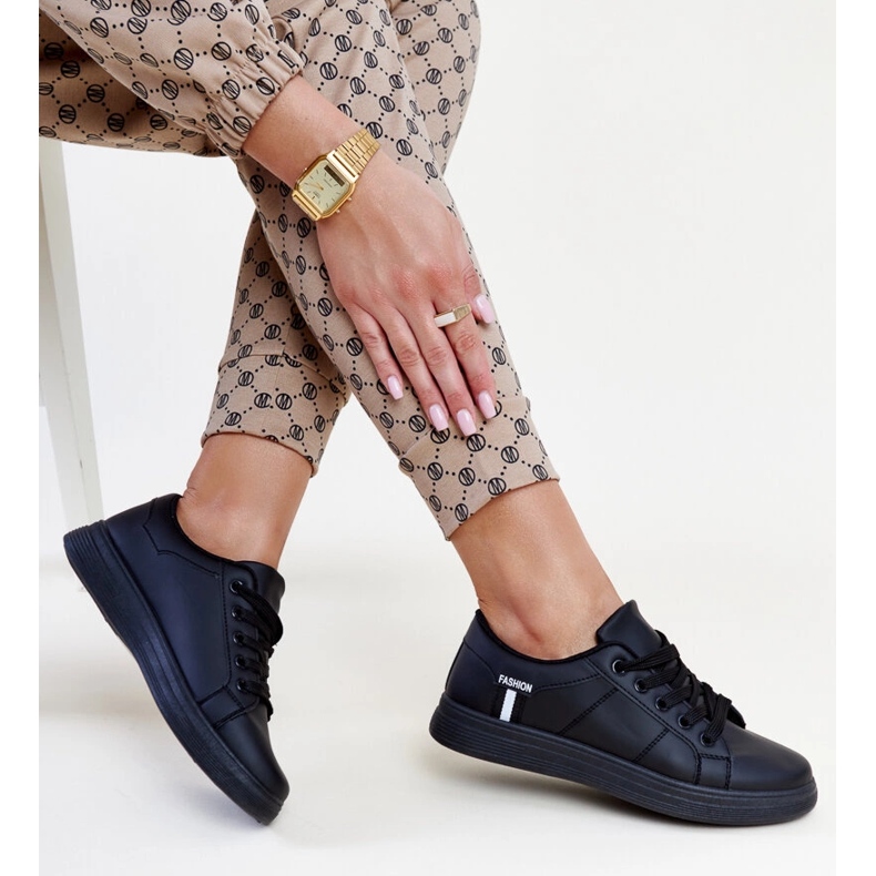 Sneakers in ecopelle nera di Devona nero 1