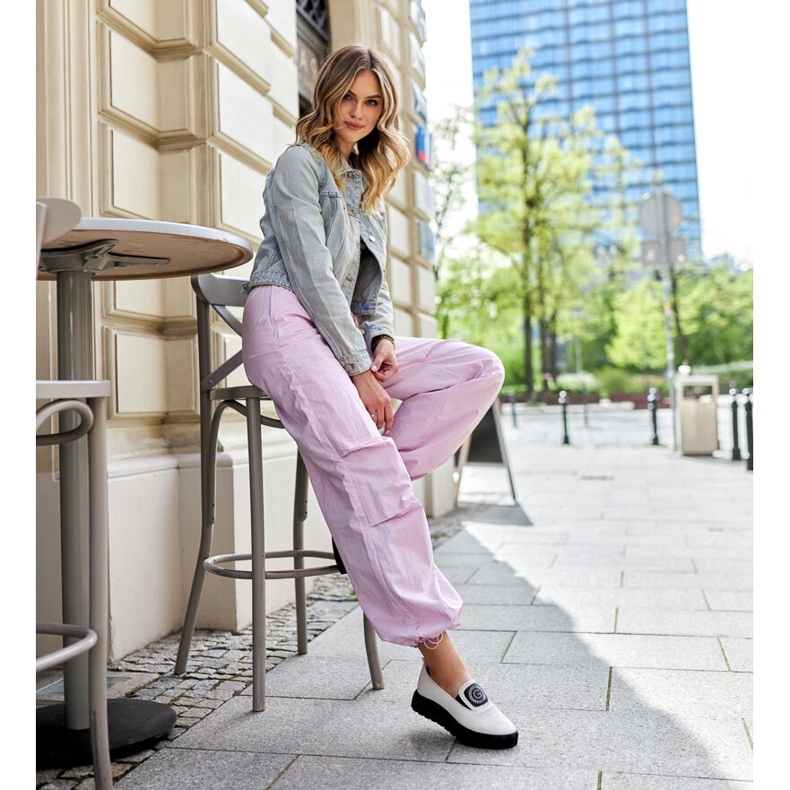 Scarpe beige con un'enorme suola Teska 1