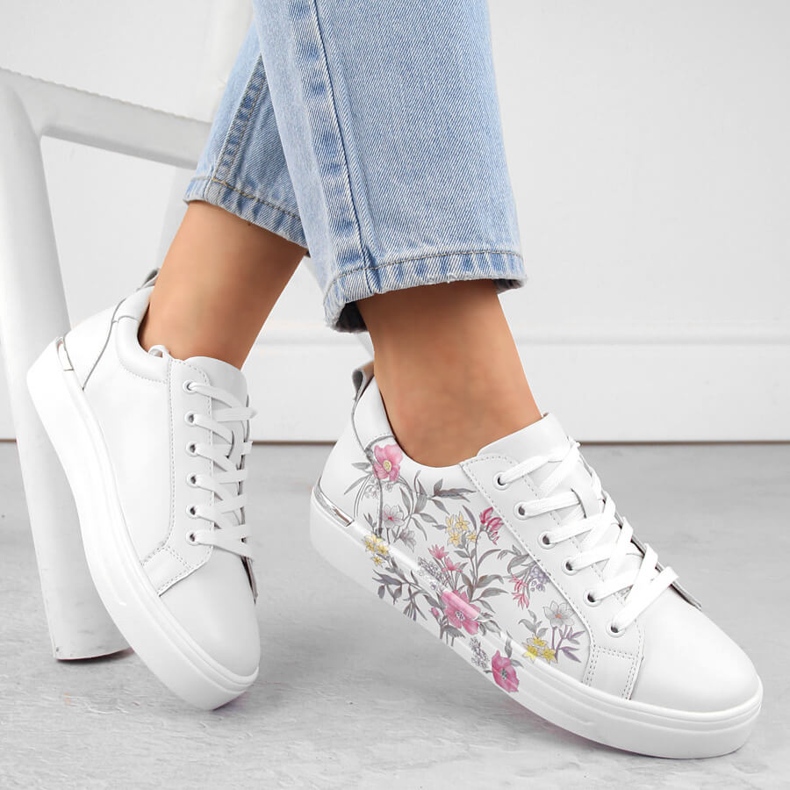 Scarpe da donna in pelle, sneakers sportive con fiori, Filippo DP6056 bianco 1