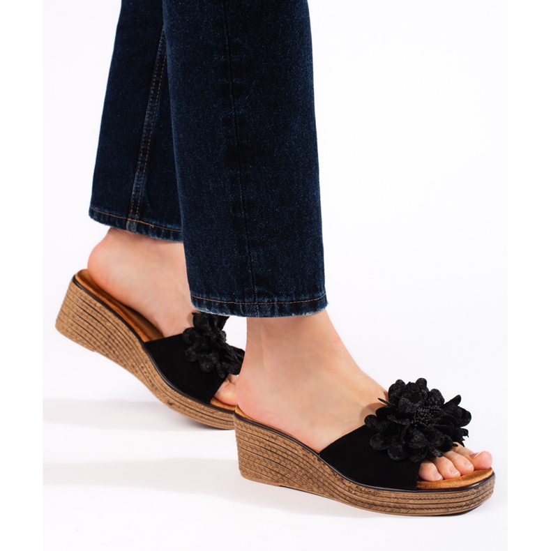 Sabot con zeppa in camoscio nero 1