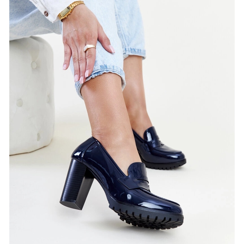 Décolleté in vernice blu navy con tacco alto Licoletta 2
