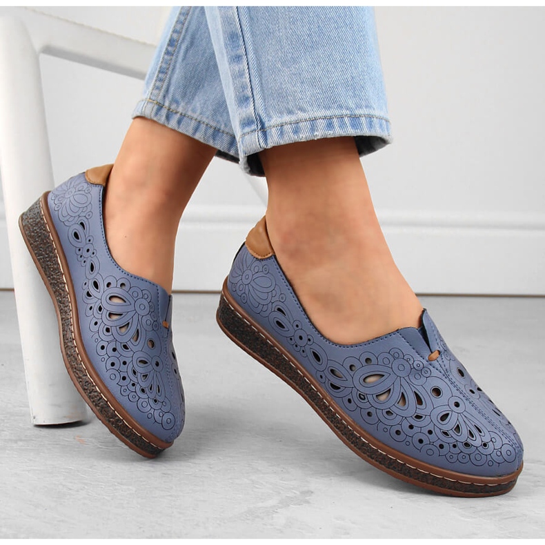 Scarpe slip-on da donna in pelle traforata, blu Artiker 54C1440 1