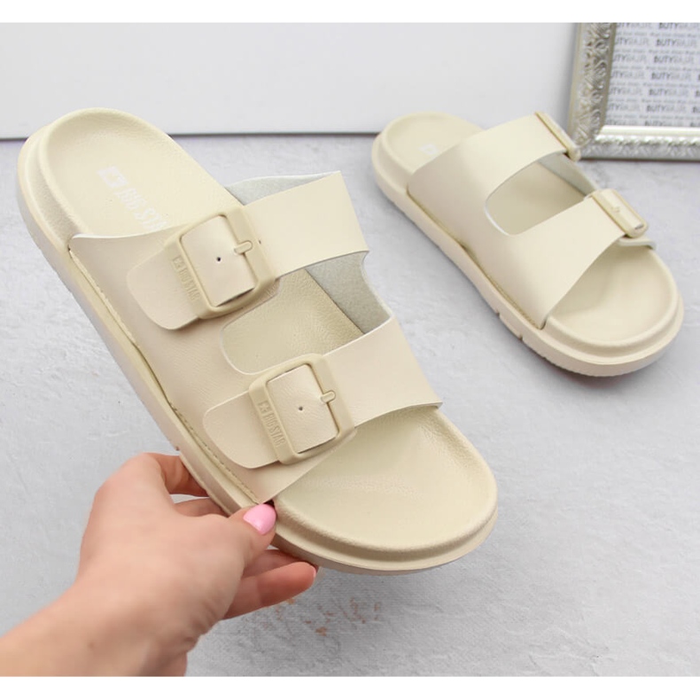 Infradito da donna beige in schiuma con fibbie Big Star NN274A752 1