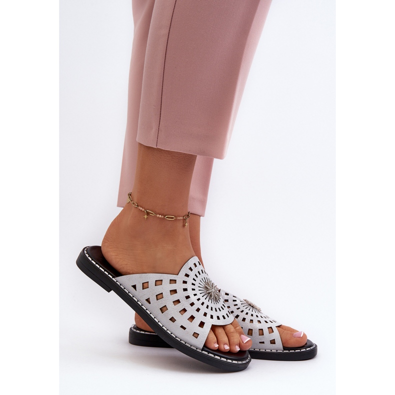 Infradito piatte da donna lucide con decoro argento Ebirena 2