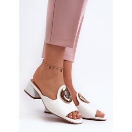 Eleganti Infradito Da Donna In Vernice Con Tacco Basso E Decorazione Oro, Uzimila Bianco 2