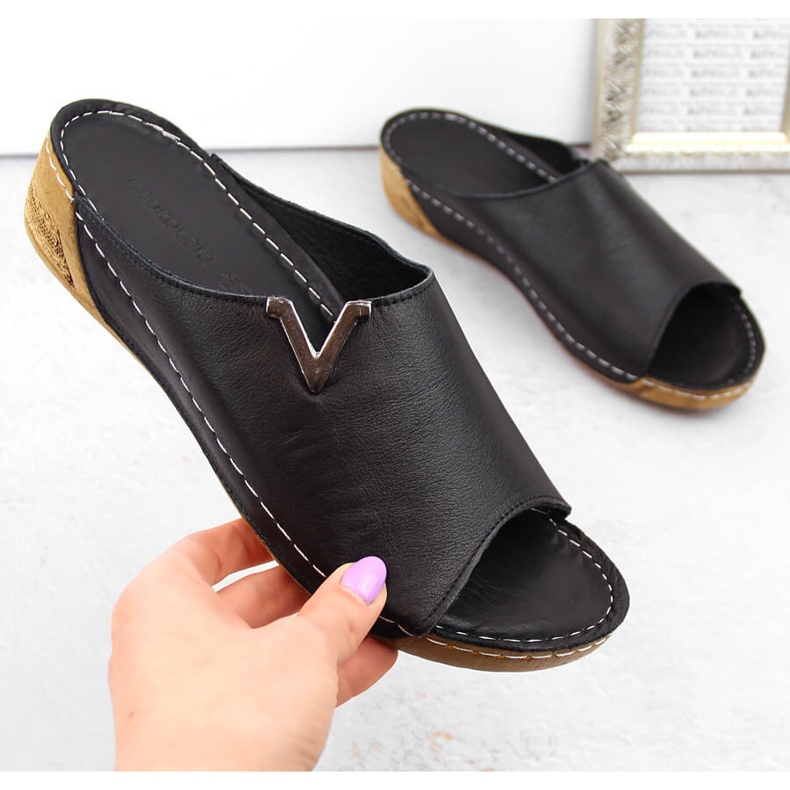 Infradito da donna in pelle nera T.Sokolski L211 nero 1