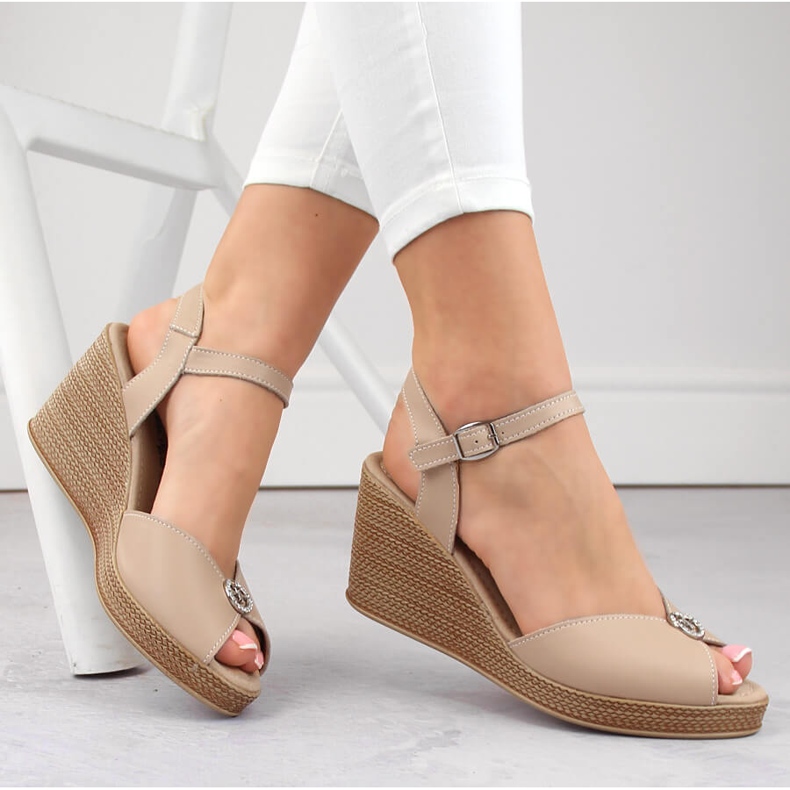 Sandali zeppa da donna in pelle beige Filippo DS6026 1