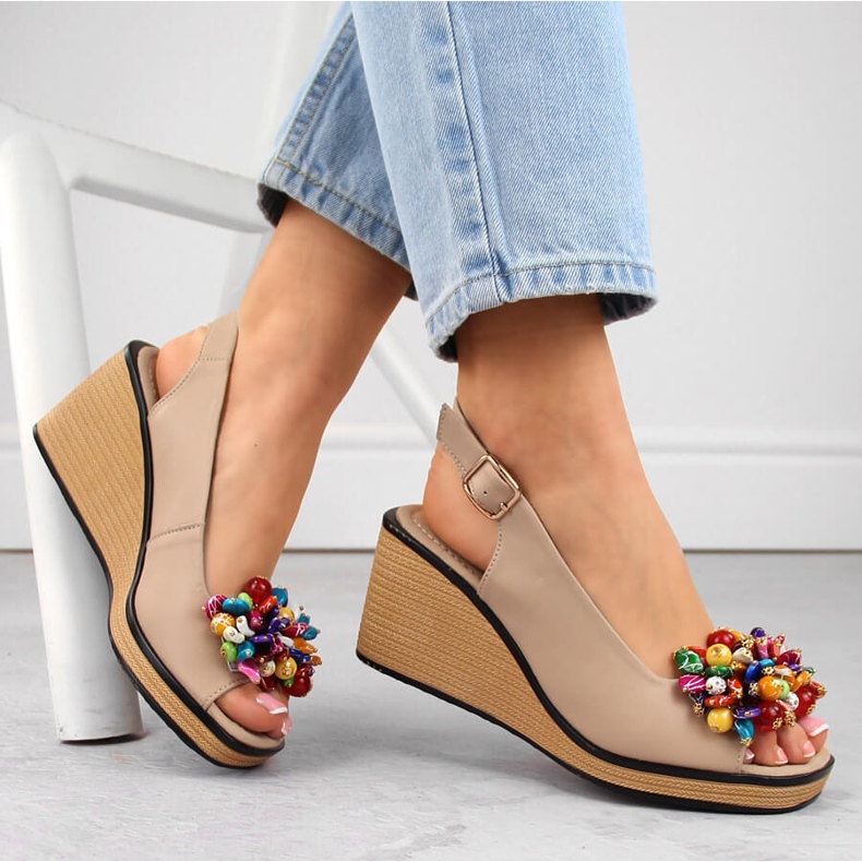 Sandali zeppa in pelle beige con perline colorate Filippo DS6021 1