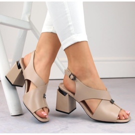 Sandali da donna beige con tacco decorativo, Vinceza 62111 1