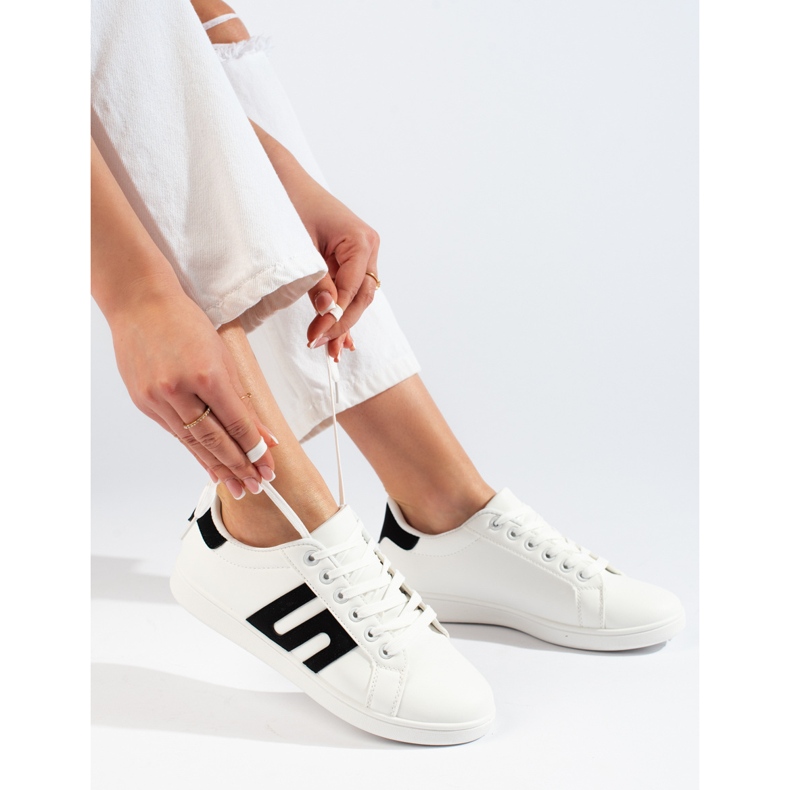 Sneakers da donna in bianco e nero 1