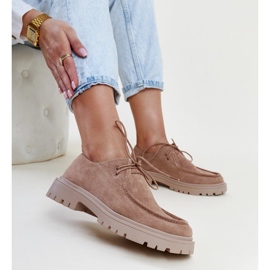Scarpe classiche Keiko in camoscio beige scuro 1