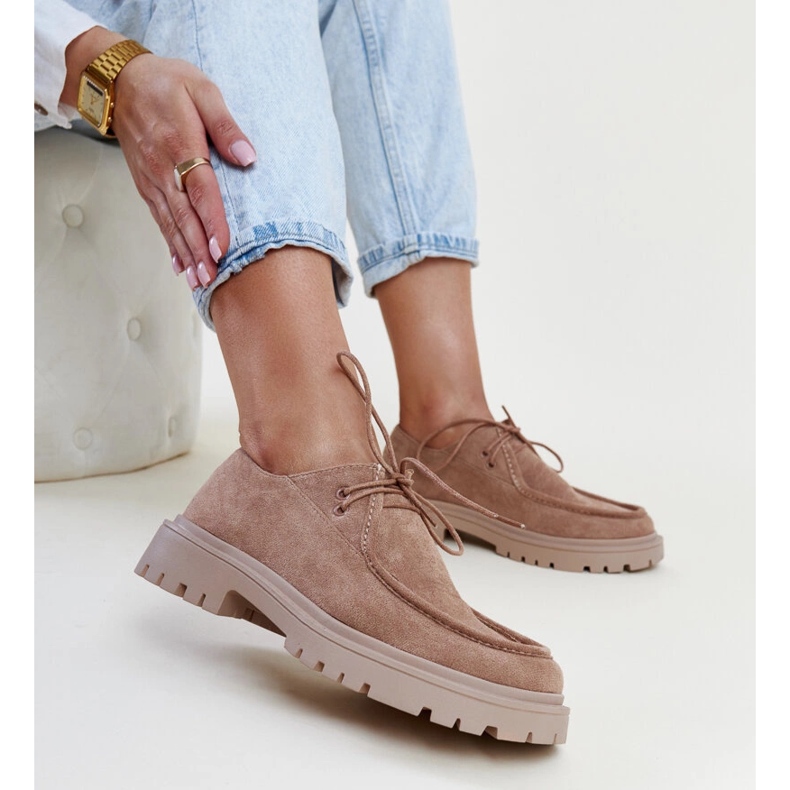 Scarpe classiche Keiko in camoscio beige scuro 1