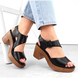 M. DASZYŃSKI Sandali neri con tacco alto e plateau da donna M.Daszyński MR23117-1 nero 1