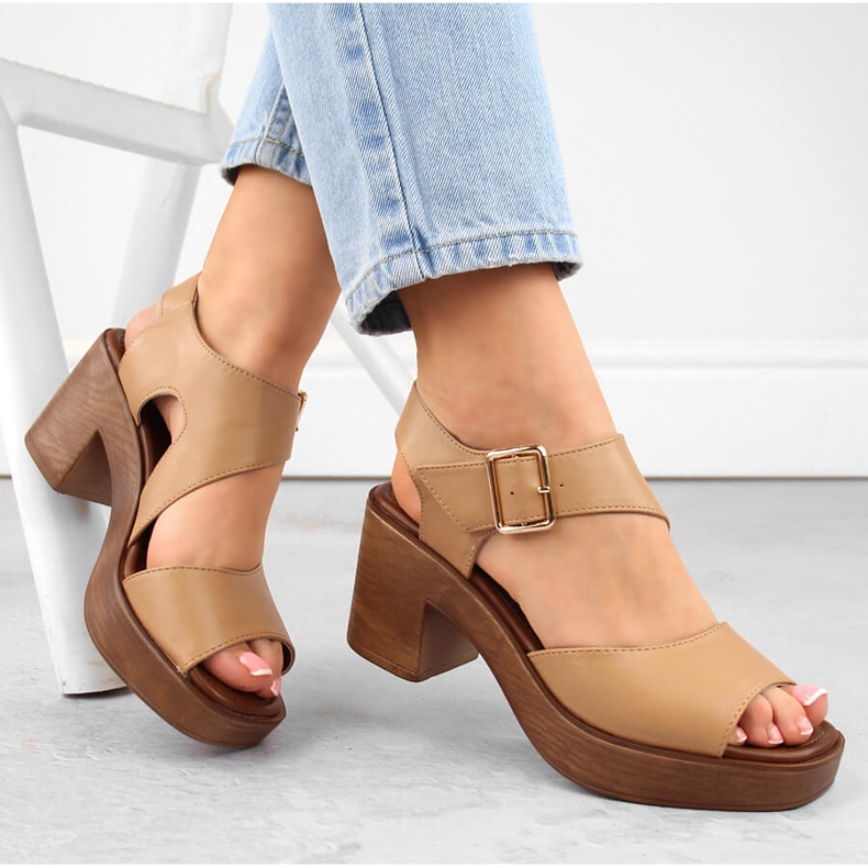 M. DASZYŃSKI Sandali da donna con tacco alto e plateau kamel M.Daszyński MR23117-1 beige 1