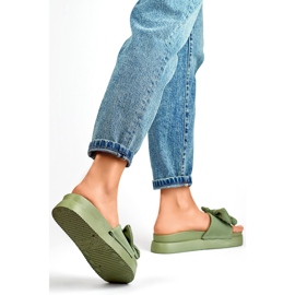 Pantofole da donna verde chiaro con fiocco su suola spessa 1