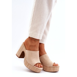 Infradito da donna beige con tacco alto 1