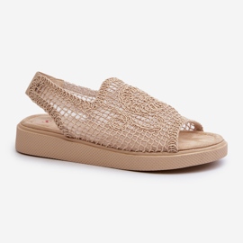 Sandali traforati da donna beige sulla piattaforma Mennita 1