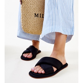 Le pantofole nere di Rand nero 1