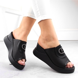 Pantofole con zeppa in pelle nera traforata di Filippo DK6141 nero 1