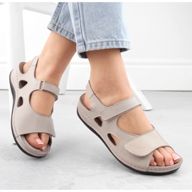 Sandali da donna in pelle con velcro, grigio chiaro T.Sokolski L24-158 1