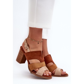 Sandali da Donna Realizzati in Eco Camoscio con Tacco Alto, Marrone Qutima 2