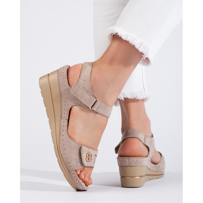 Sandali con zeppa in camoscio beige marrone 1