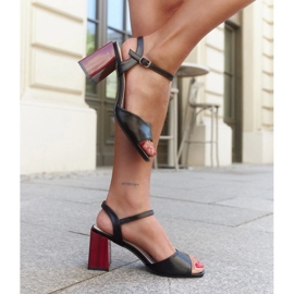 Sandali con inserto in pelle sul tacco Abadia nero 1