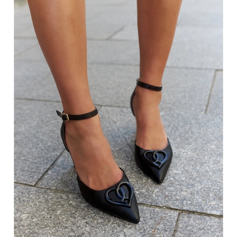 Décolleté con inserto in pelle e tacco basso a spillo Wasema nero 1