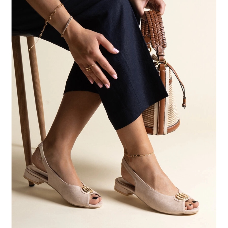Sandali slip-on beige con tacco basso Teyla 1