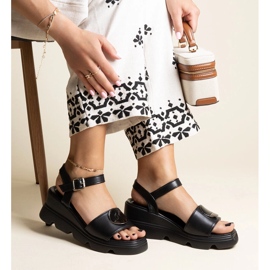 Sandali neri con zeppa realizzati in ecopelle Maddison nero 1