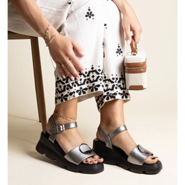 Sandali con zeppa Maddison in ecopelle d'argento 1