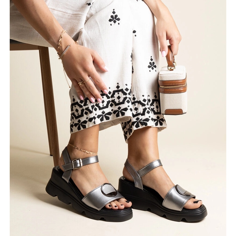 Sandali con zeppa Maddison in ecopelle argento 1